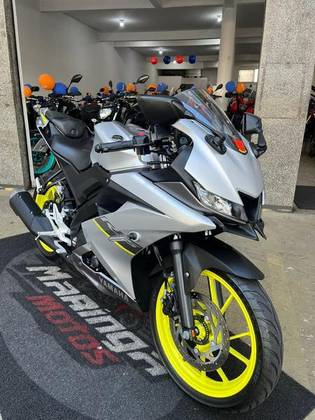 YAMAHA YZF R15 